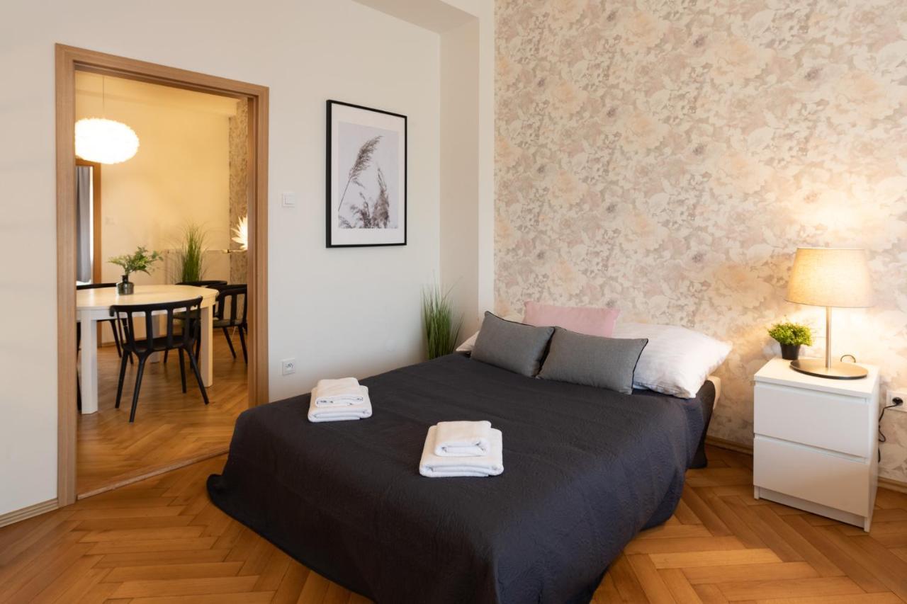 Luxury Apartment In Prime Location Prague Exterior photo